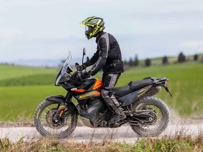 Dunlop présente le pneumatique Trailmax Raid pour élargir son offre de pneus trail.