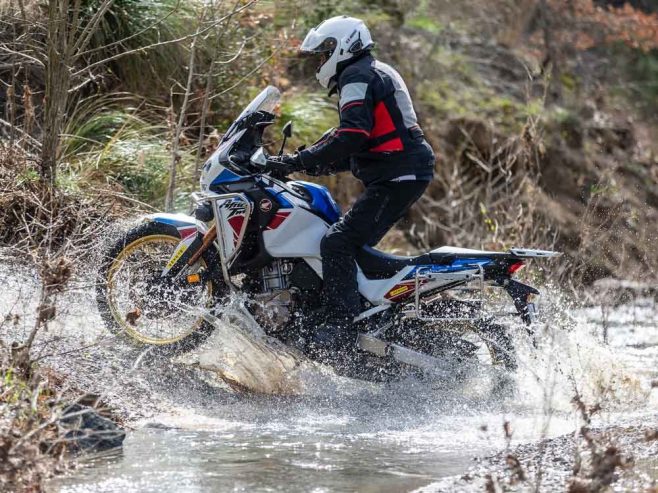 Dunlop présente le pneumatique Trailmax Raid pour élargir son offre de pneus trail.