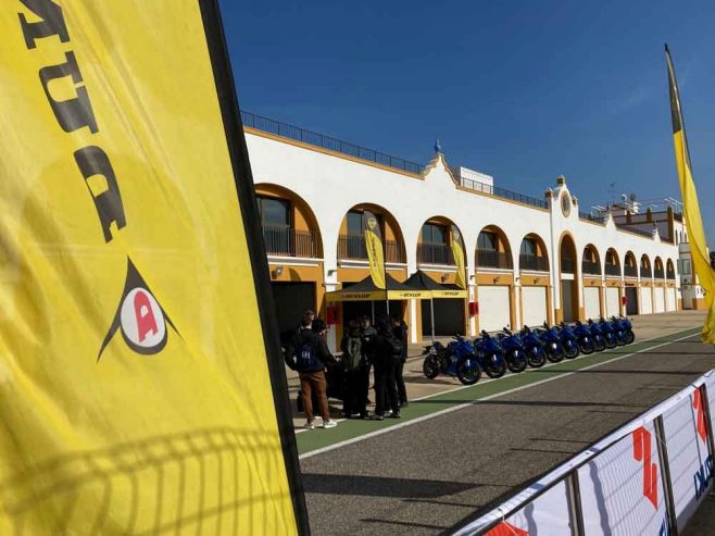 Dunlop SportSmart TT impresses at Suzuki GSX-8R launch.