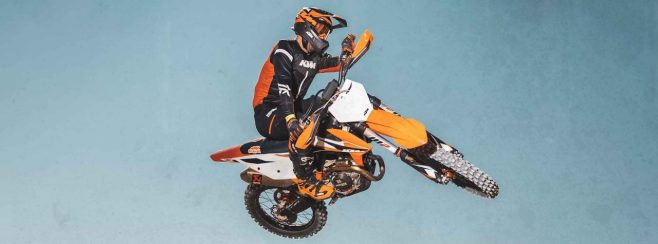 KTM AWARDS DUNLOP A TOP SUPPLIER AWARD.