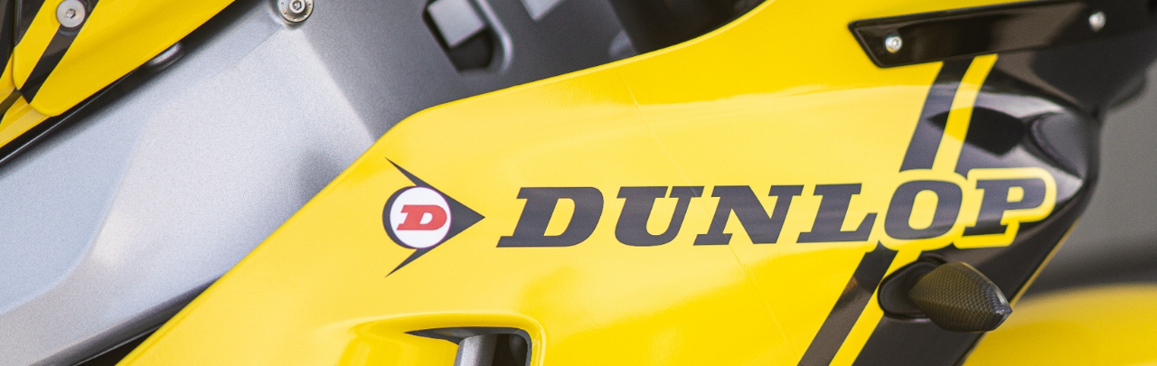 Nahaufnahme eines Motorrads der Marke Dunlop