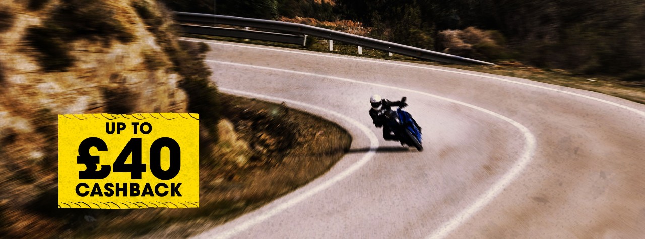 BMW M 1000 RR with Dunlop SportSmart TT tyres on the track