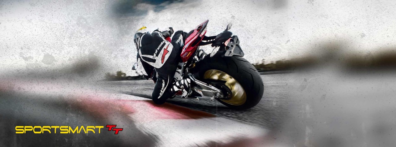 BMW M 1000 RR con neumáticos Dunlop SportSmart TT en la pista